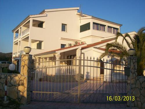 Vinisce Codice promozionale Croatia Booking.com